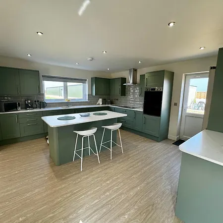 Luxury Isla Cottages, Bourne! Dog-Friendly, Countryside Views, Garden, Parking, 5Mins Pubs - Family Holiday Exterior photo