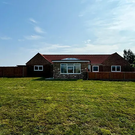 Luxury Isla Cottages, Bourne! Dog-Friendly, Countryside Views, Garden, Parking, 5Mins Pubs - Family Holiday Room photo