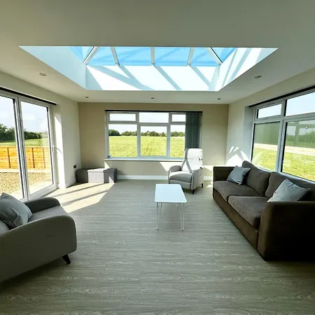 Luxury Isla Cottages, Bourne! Dog-Friendly, Countryside Views, Garden, Parking, 5Mins Pubs - Family Holiday Exterior photo