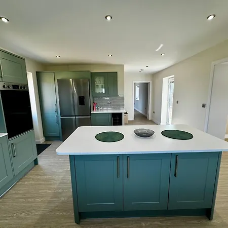 Luxury Isla Cottages, Bourne! Dog-Friendly, Countryside Views, Garden, Parking, 5Mins Pubs - Family Holiday Exterior photo