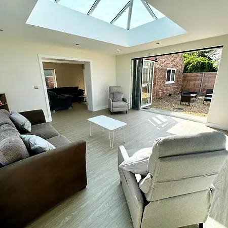 Luxury Isla Cottages, Bourne! Dog-Friendly, Countryside Views, Garden, Parking, 5Mins Pubs - Family Holiday Exterior photo