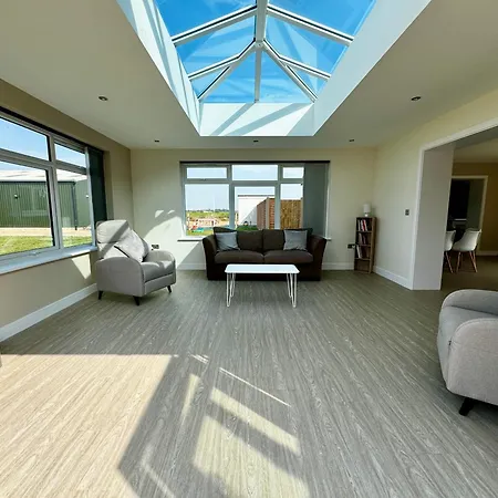 Luxury Isla Cottages, Bourne! Dog-Friendly, Countryside Views, Garden, Parking, 5Mins Pubs - Family Holiday Exterior photo