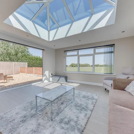Luxury Isla Cottages Bourne, Dog Friendly With Garden, Parking, Countryside Views, Family Holidays & Easy Access To Town Exterior photo