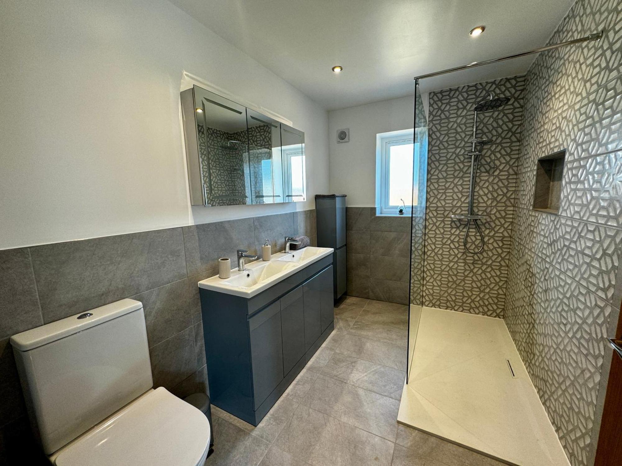 Luxury Isla Cottages, Bourne! Dog-friendly, Countryside Views, Garden, Parking, 5mins Pubs - Family *