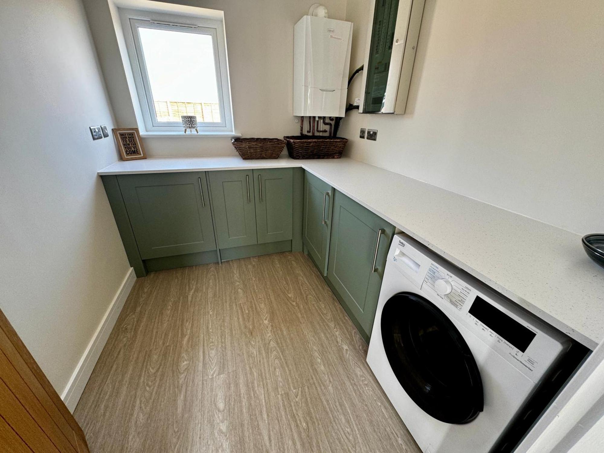 Luxury Isla Cottages, Bourne! Dog-friendly, Countryside Views, Garden, Parking, 5mins Pubs - Family Bourne