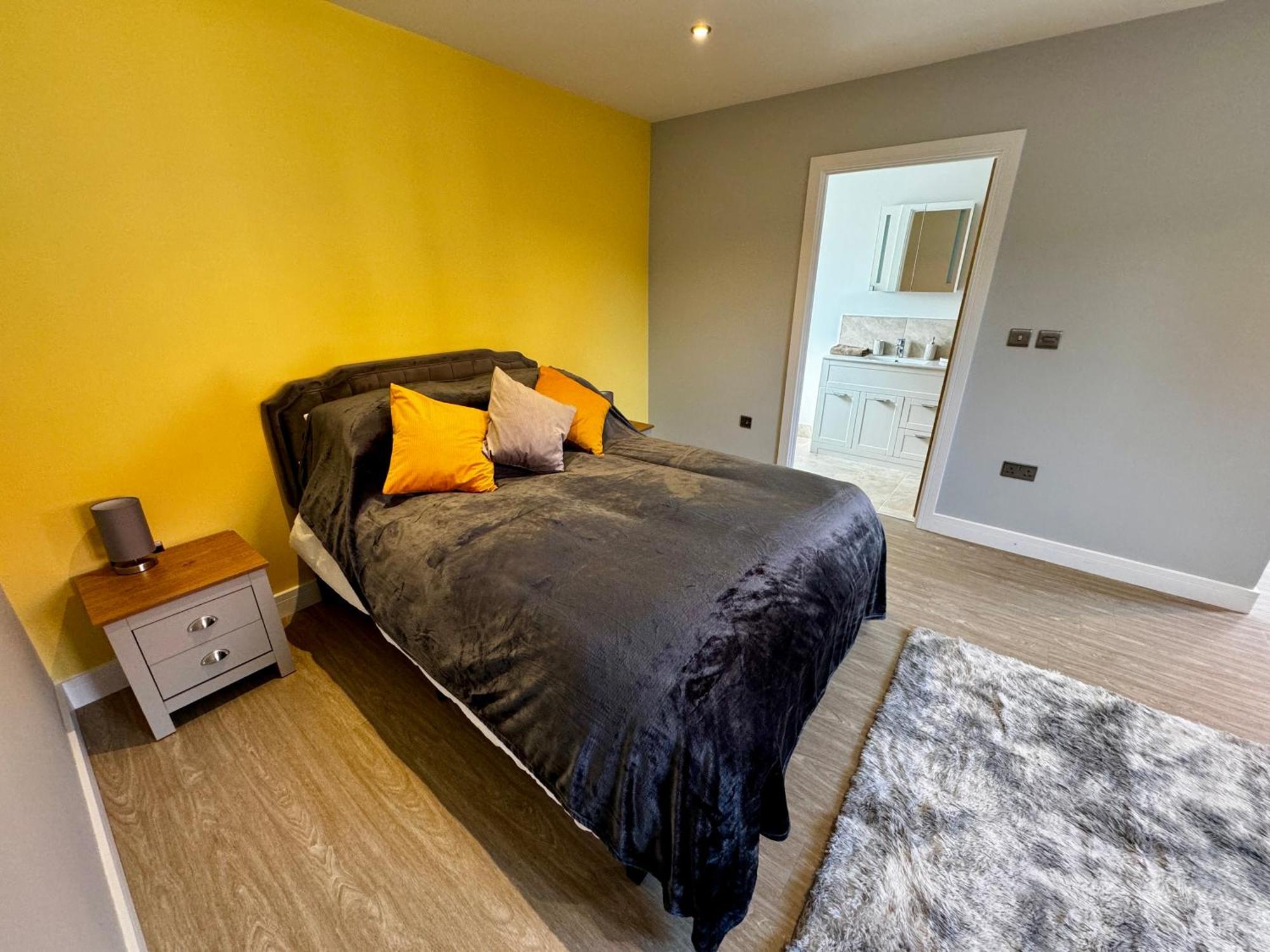 Luxury Isla Cottages, Bourne! Dog-friendly, Countryside Views, Garden, Parking, 5mins Pubs - Family *