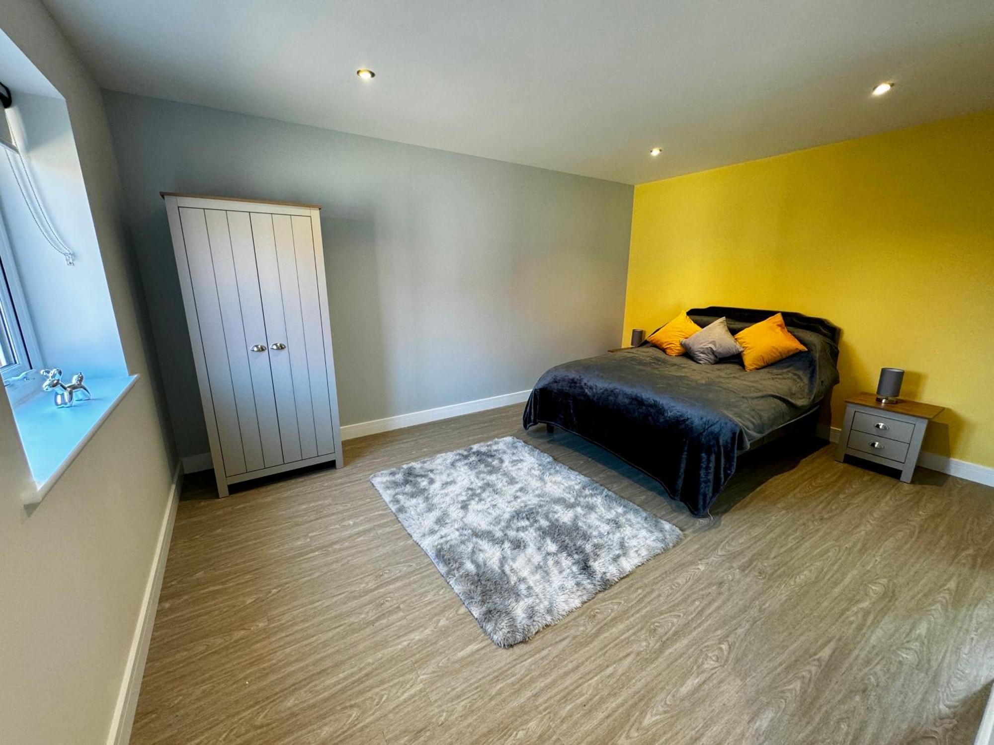 Luxury Isla Cottages, Bourne! Dog-friendly, Countryside Views, Garden, Parking, 5mins Pubs - Family *