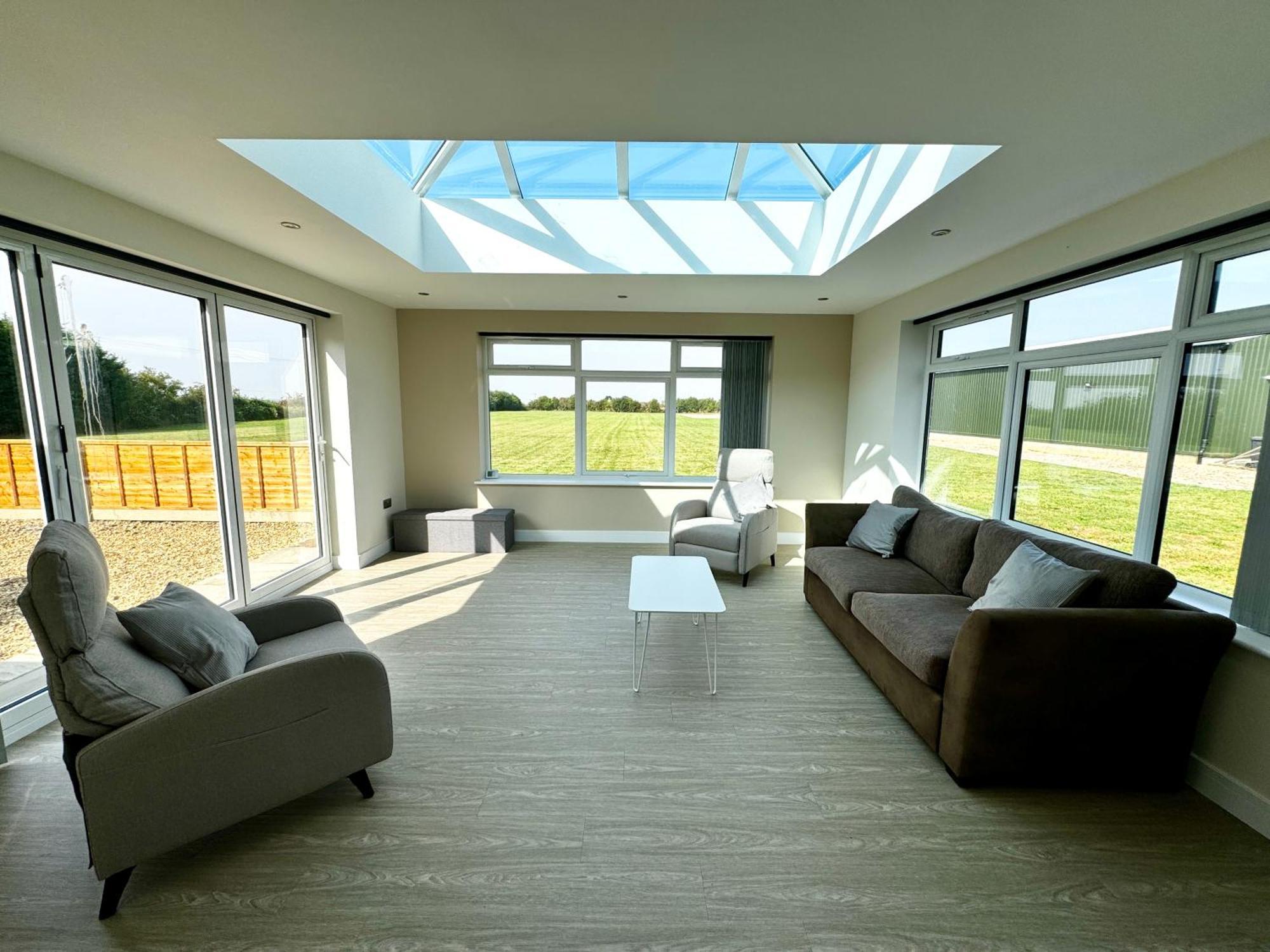 Luxury Isla Cottages, Bourne! Dog-friendly, Countryside Views, Garden, Parking, 5mins Pubs - Family *