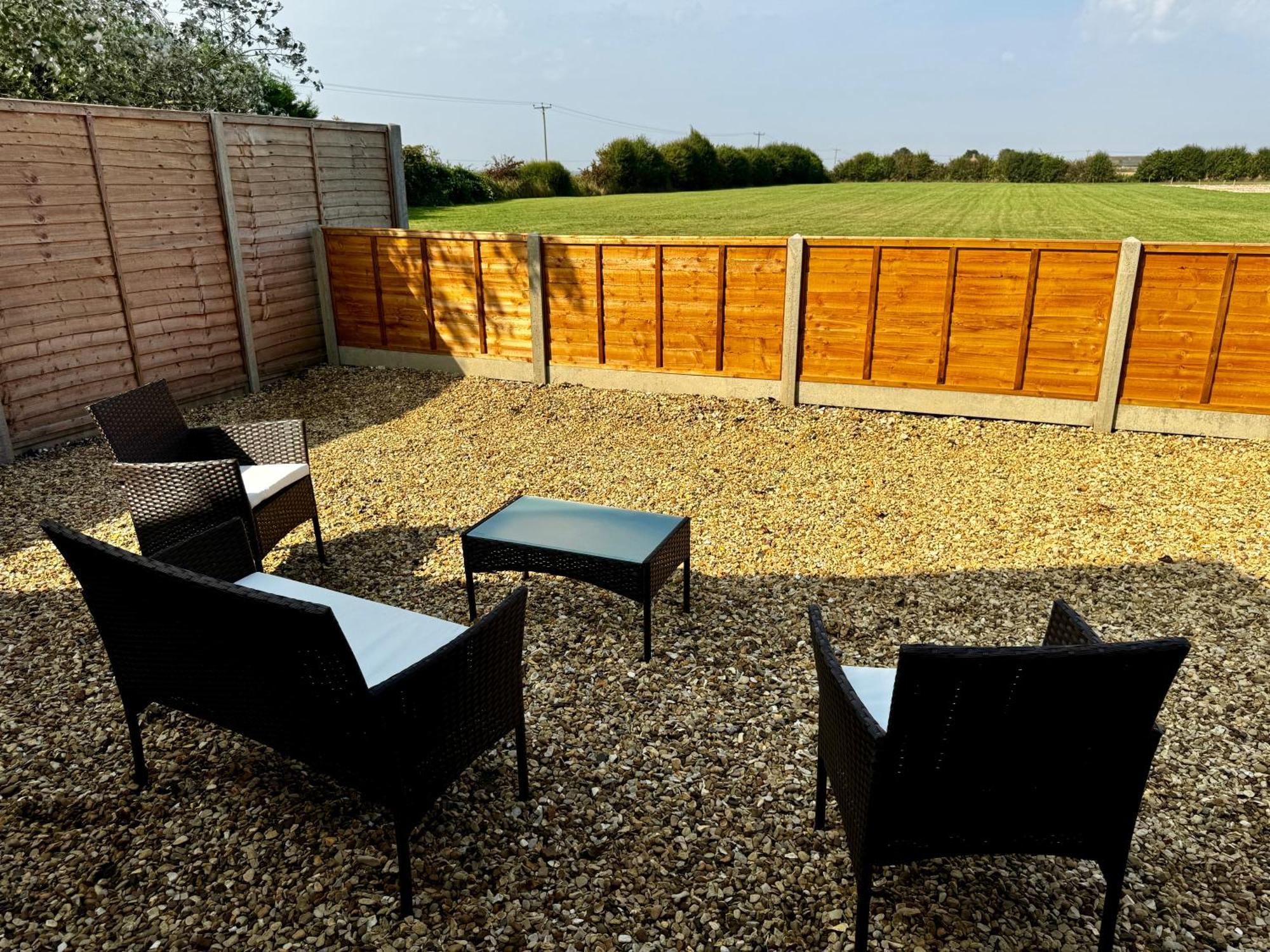 Luxury Isla Cottages, Bourne! Dog-friendly, Countryside Views, Garden, Parking, 5mins Pubs - Family *