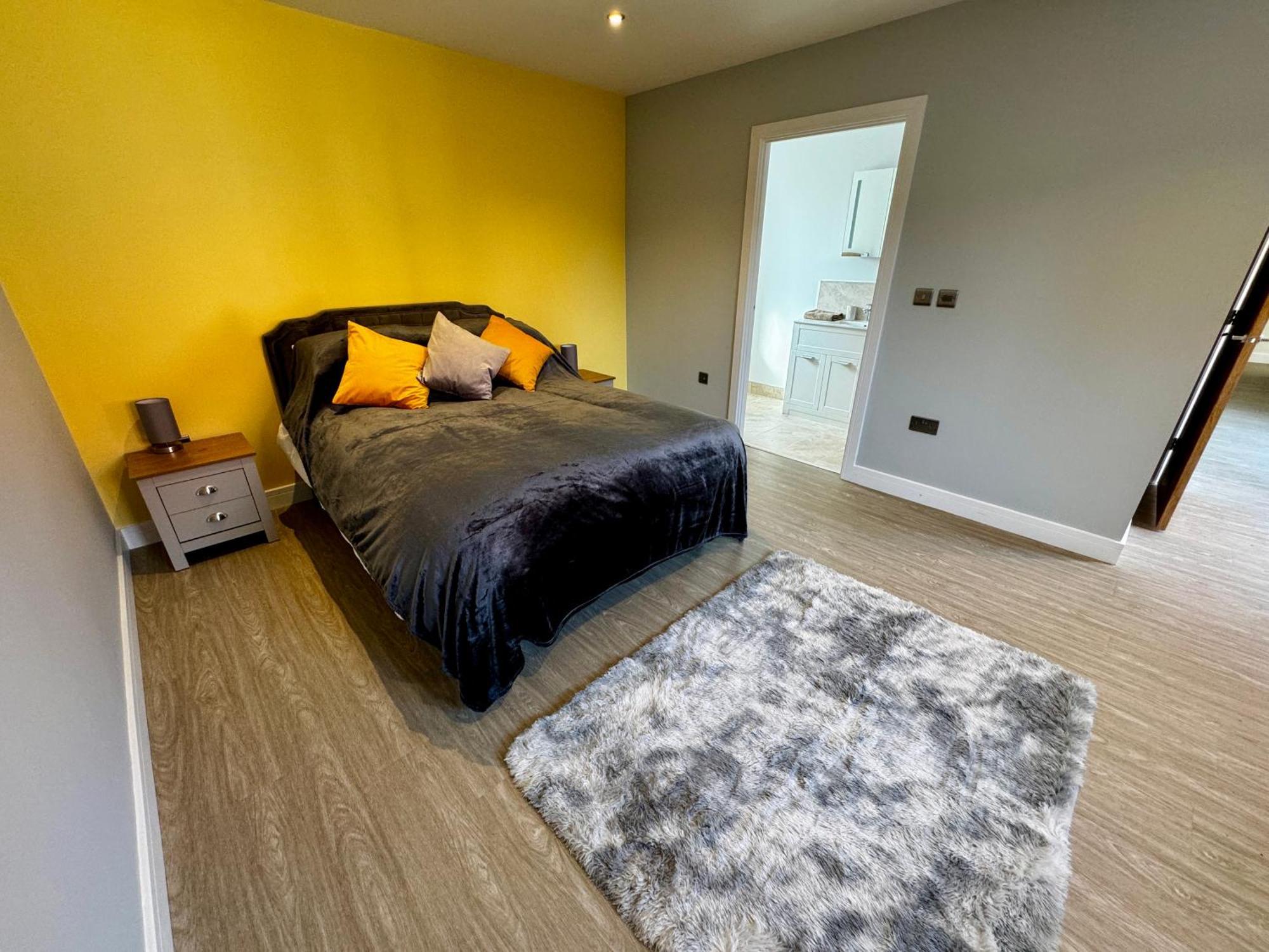 Luxury Isla Cottages, Bourne! Dog-friendly, Countryside Views, Garden, Parking, 5mins Pubs - Family Villa Bourne