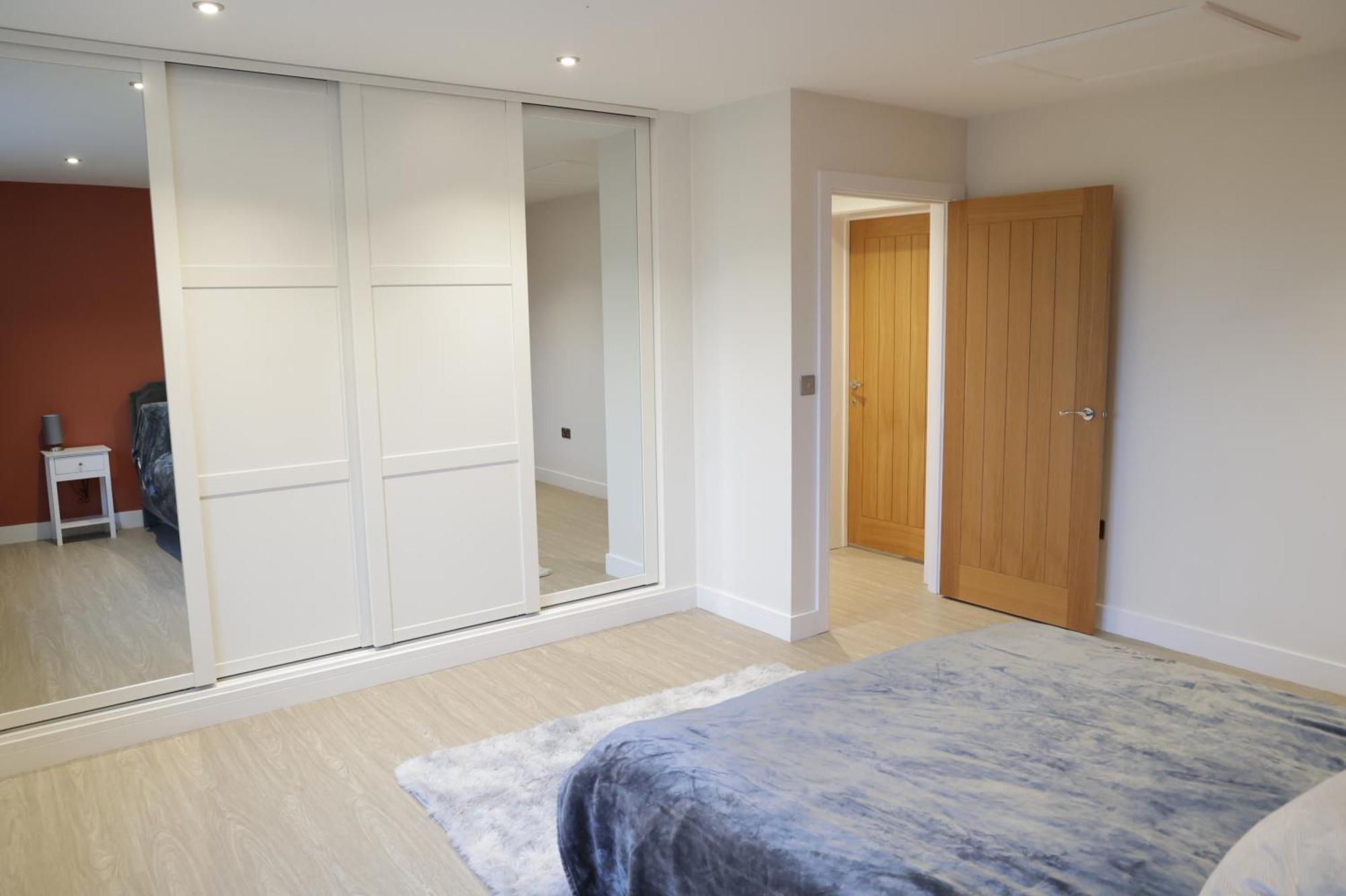Villa Luxury Isla Cottages, Bourne! Dog-friendly, Countryside Views, Garden, Parking, 5mins Pubs - Family