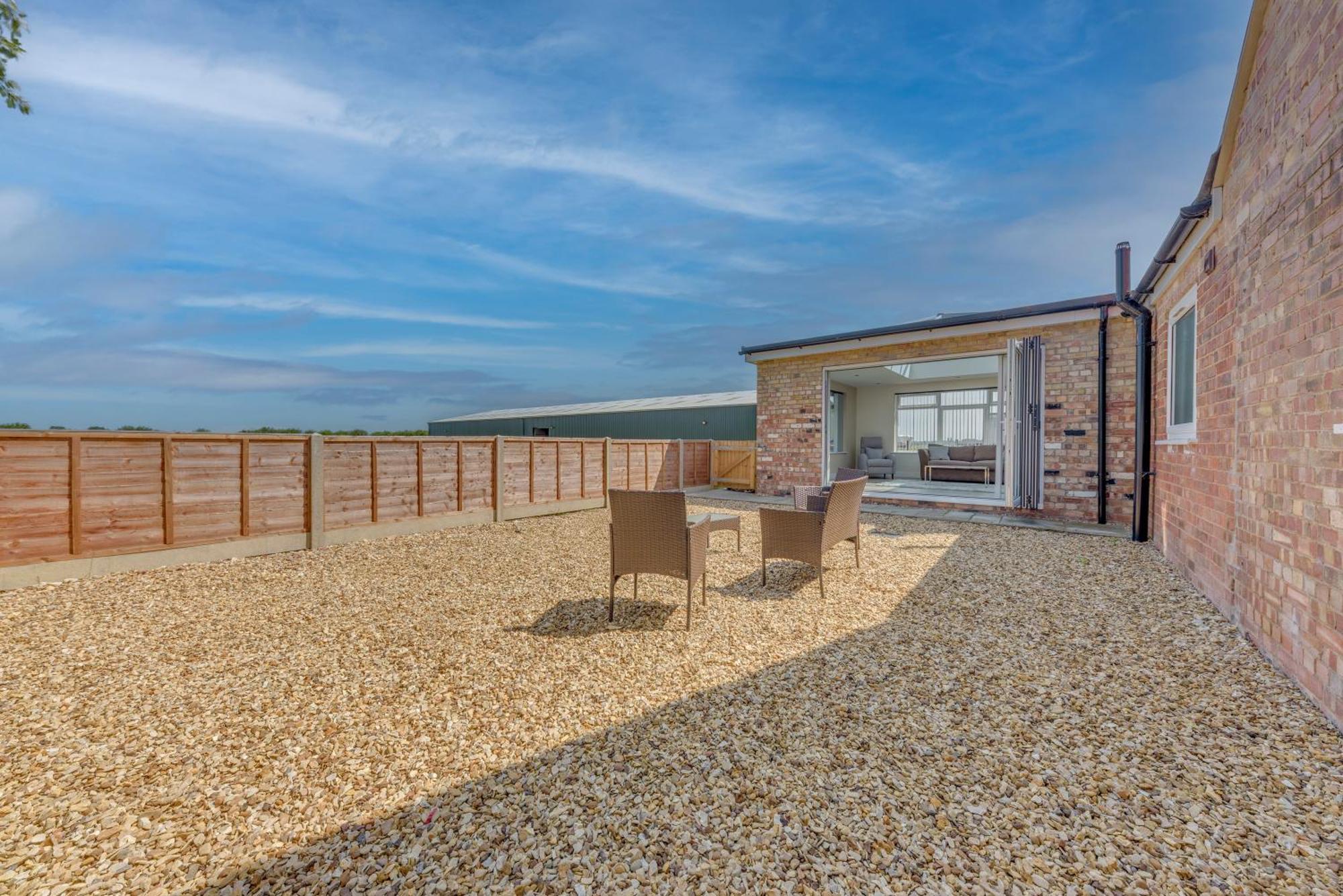 Villa Luxury Isla Cottages Bourne, Dog Friendly With Garden, Parking, Countryside Views, Family Holidays & Easy Access To Town