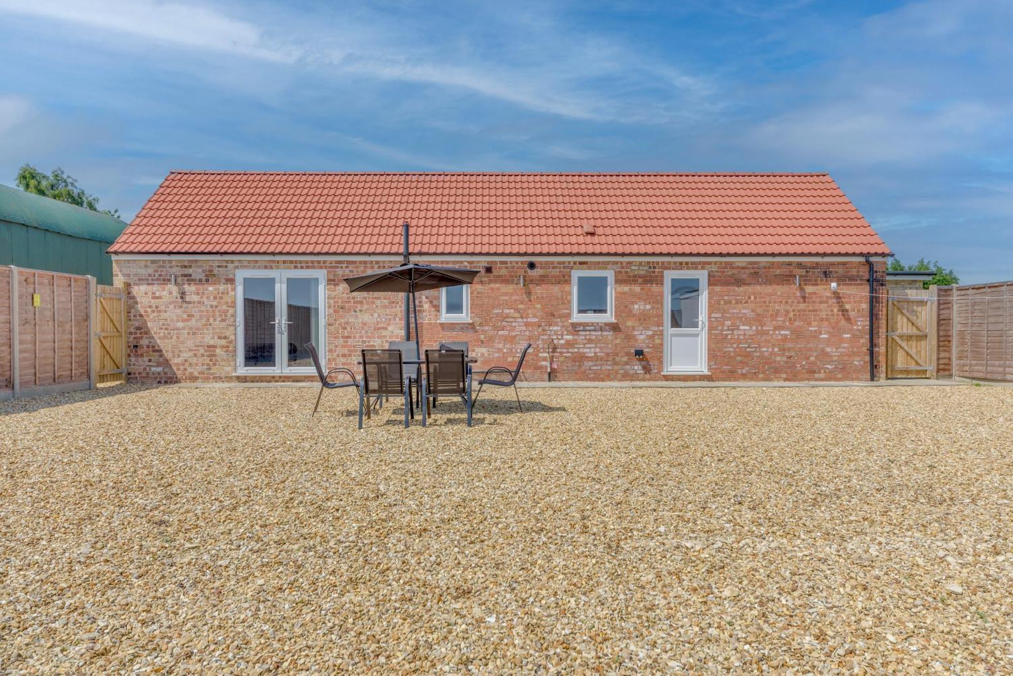 Villa Luxury Isla Cottages Bourne, Dog Friendly With Garden, Parking, Countryside Views, Family Holidays & Easy Access To Town Bourne