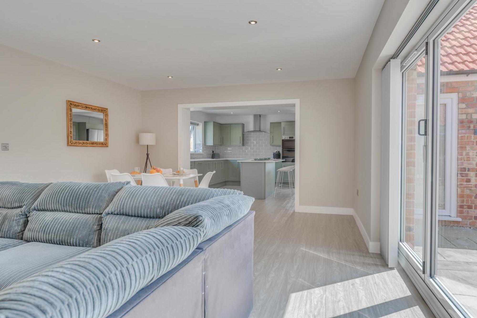 Luxury Isla Cottages Bourne, Dog Friendly With Garden, Parking, Countryside Views, Family Holidays & Easy Access To Town * Bourne