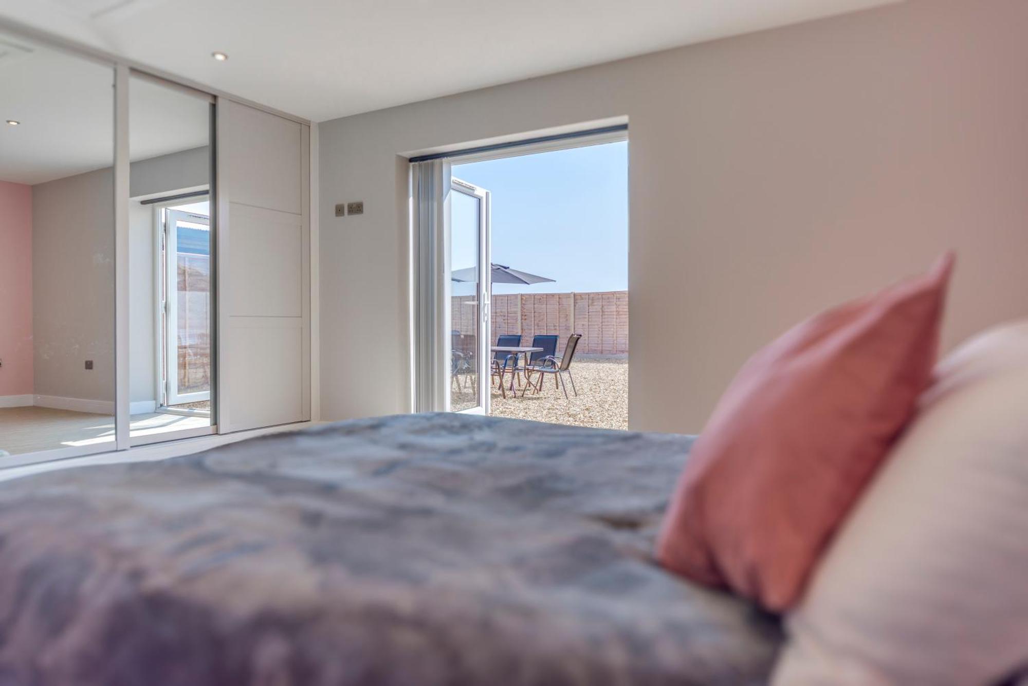 Villa Luxury Isla Cottages Bourne, Dog Friendly With Garden, Parking, Countryside Views, Family Holidays & Easy Access To Town