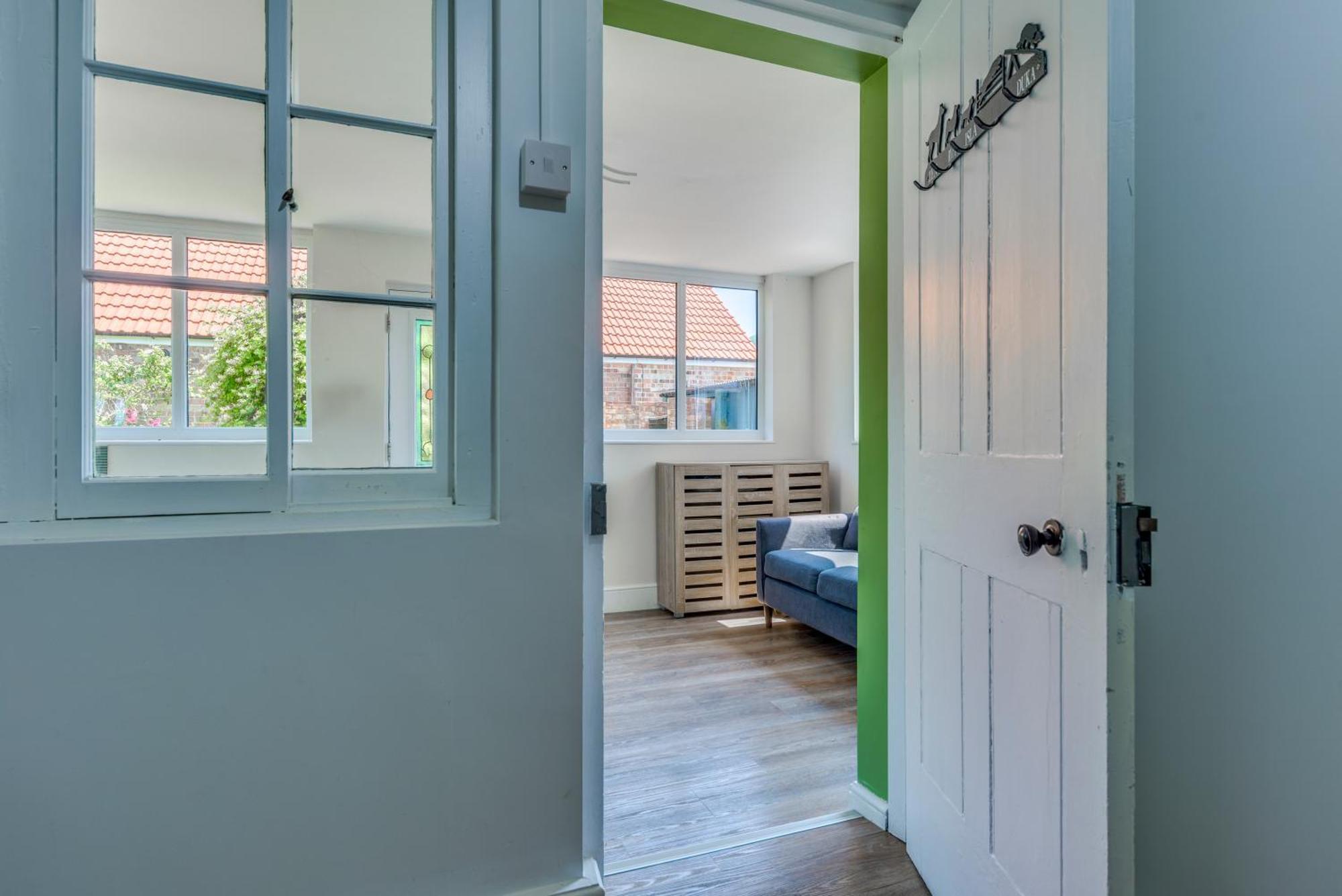 Luxury Isla Cottages Bourne, Dog Friendly With Garden, Parking, Countryside Views, Family Holidays & Easy Access To Town